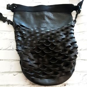 RARE NIXON BLACK LEATHER CROSSBODY BUCKET BAG